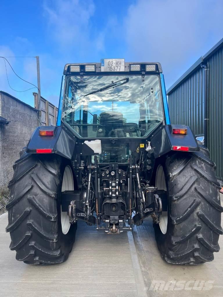 Valtra 8950 HiTech 4 Traktorer