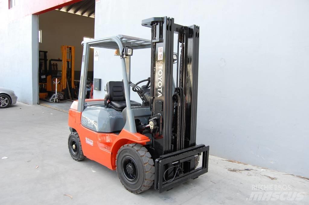 Toyota 7 FD 25 Diesel Trucker