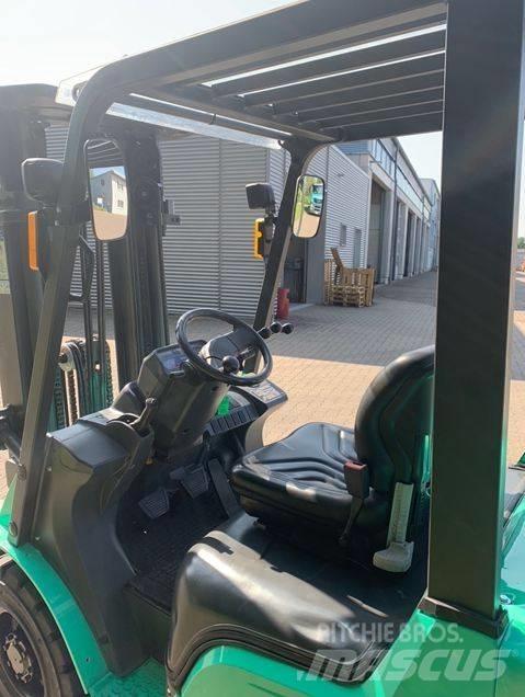 Mitsubishi FD25NT Diesel Trucker