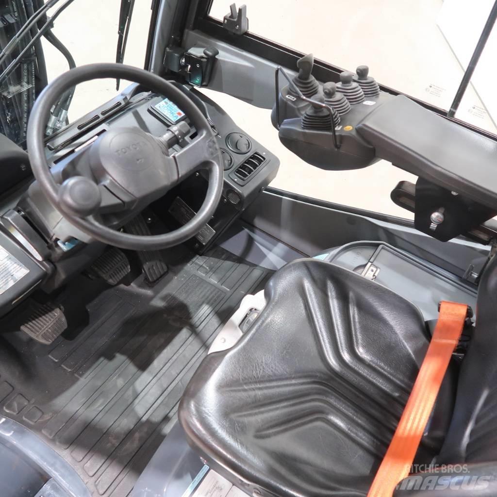 Toyota 02-8FGJF35 Propan trucker