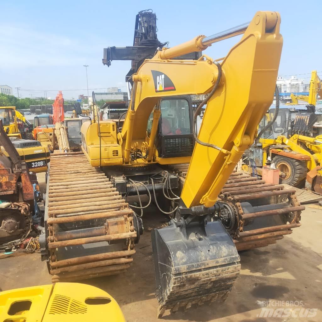 CAT 320C Amfibiske Gravemaskiner