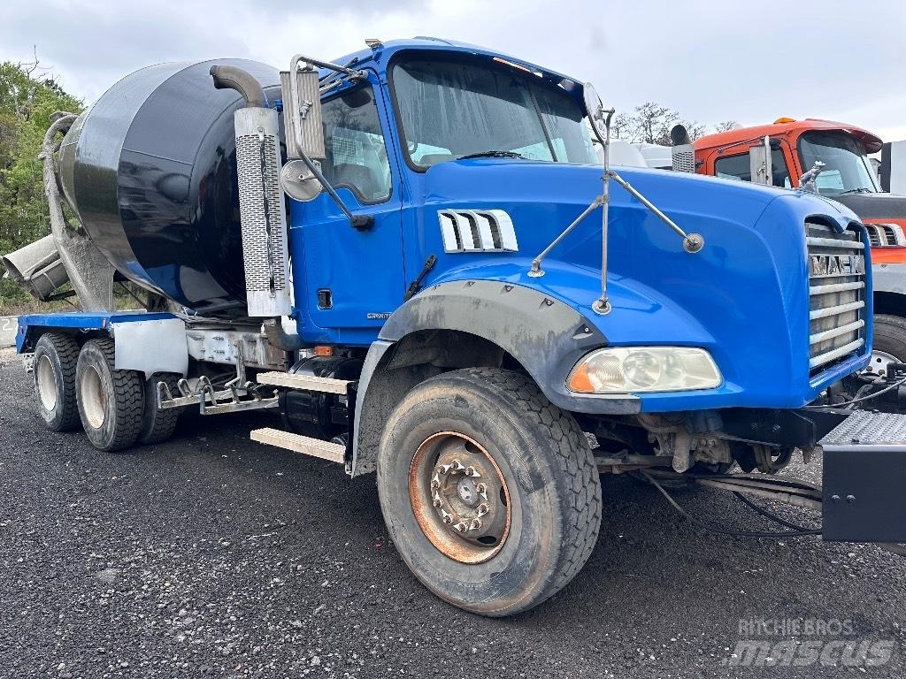 Mack CTP 713 B Andre lastebiler