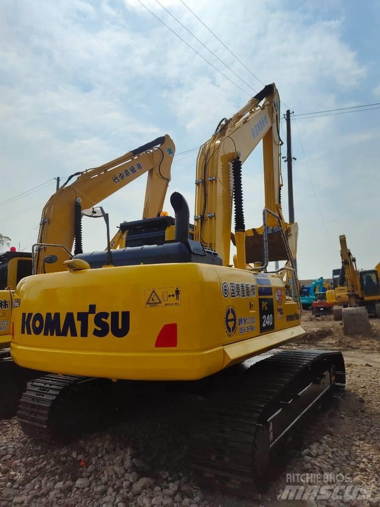 Komatsu PC 240 Beltegraver