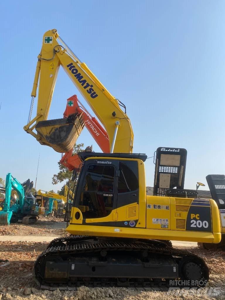Komatsu PC 200-8 Beltegraver
