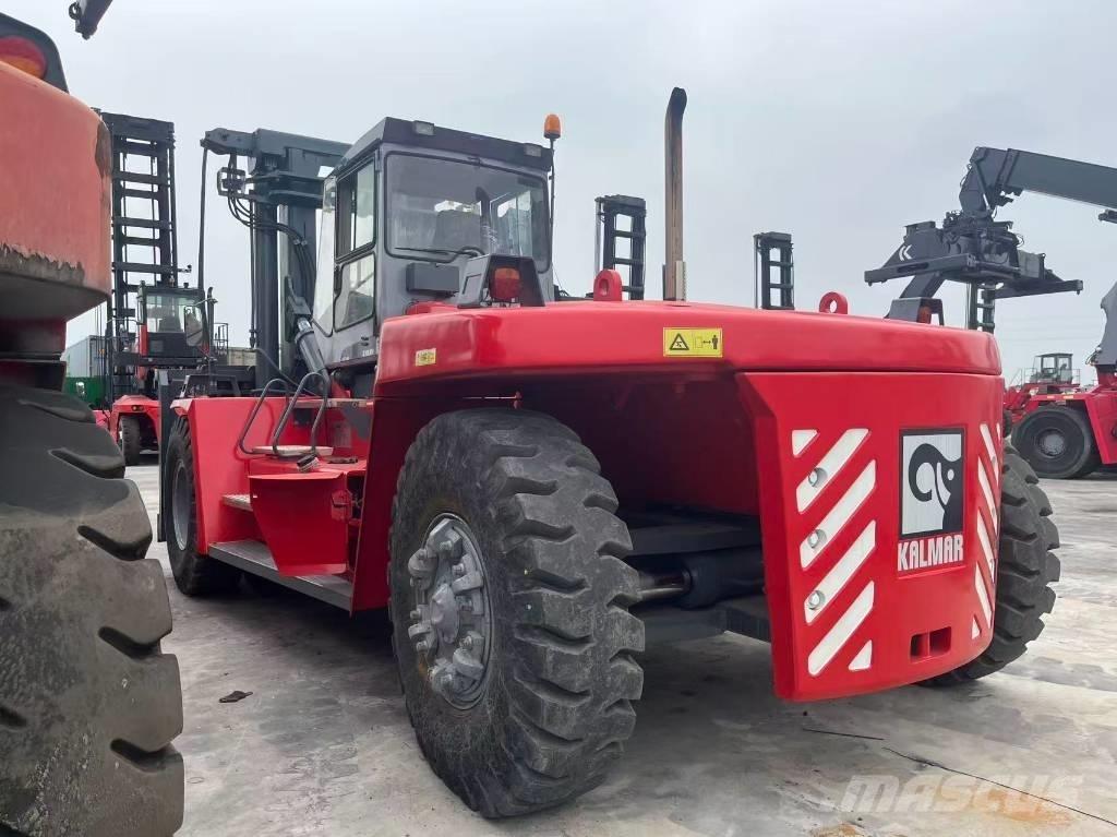 Kalmar DCF 300-12 Diesel Trucker