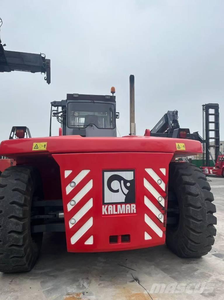 Kalmar DCF 300-12 Diesel Trucker