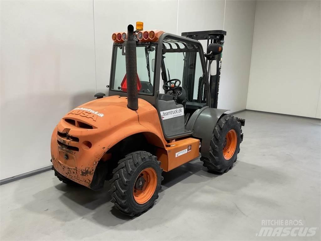 Ausa C250HX4 Terrenggående gaffeltruck
