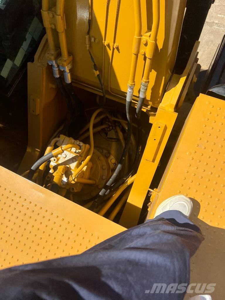 CAT 325D Beltegraver