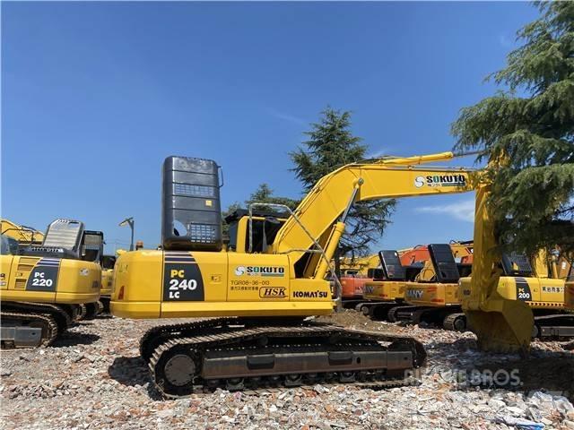 Komatsu PC240-8 Beltegraver