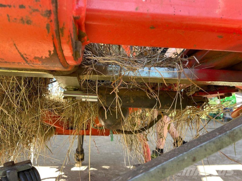 Fella TH 800 Raker og høyvendere