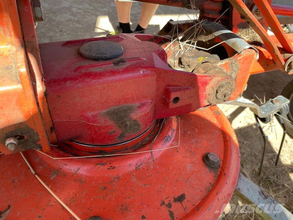 Fella TH 800 Raker og høyvendere