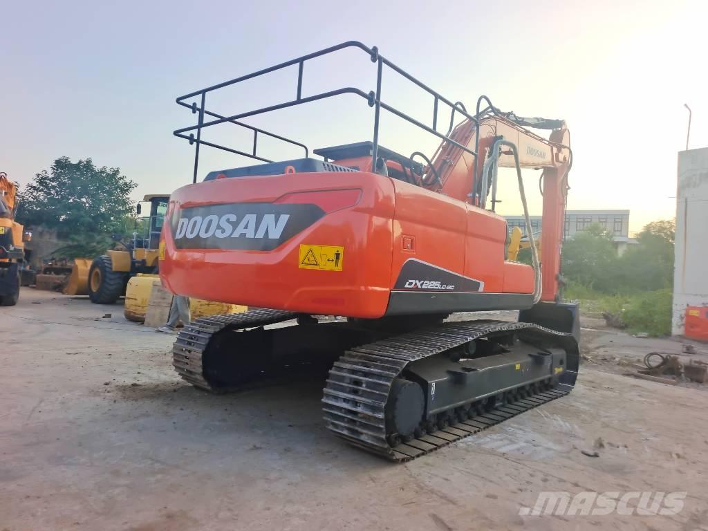 Doosan DX 225 LC Beltegraver