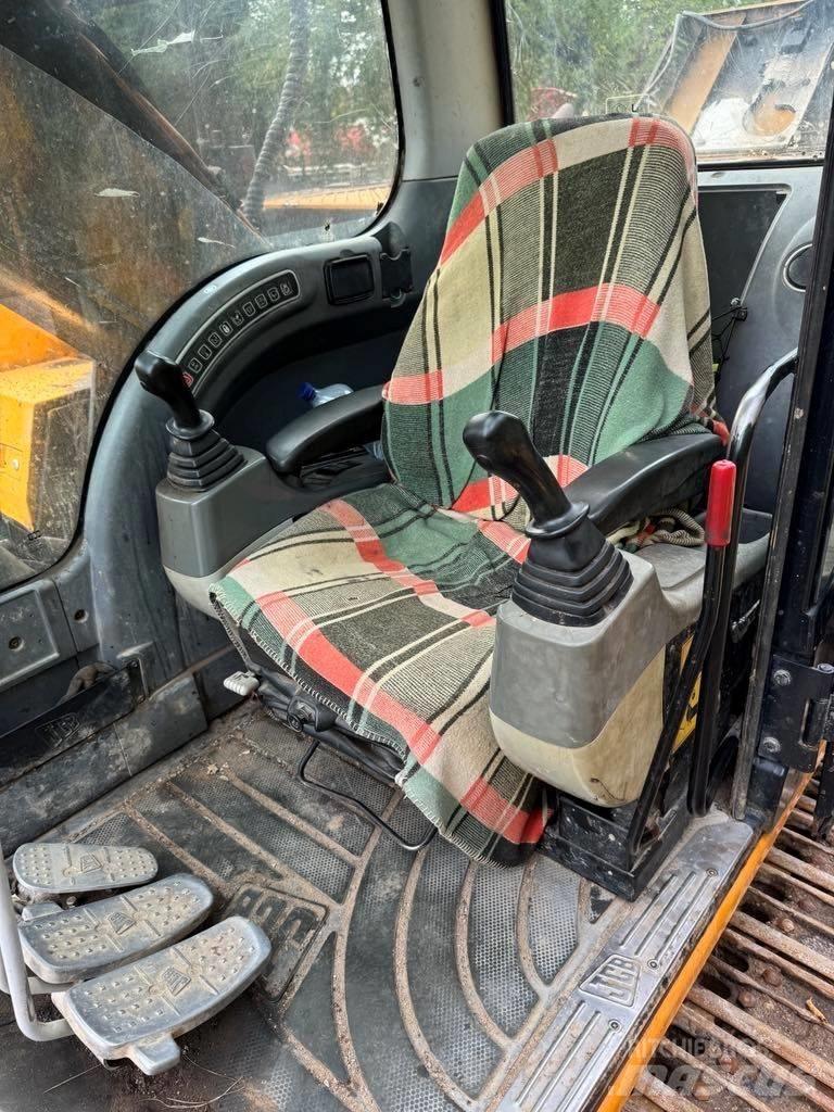 JCB JS 220 LC Beltegraver