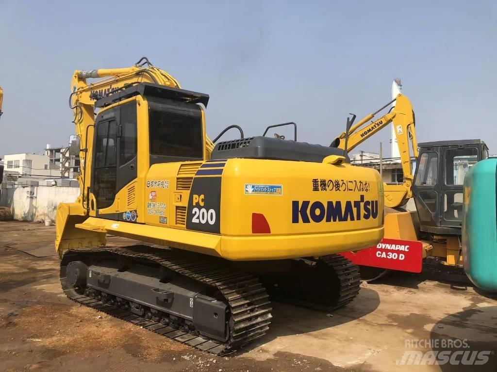 Komatsu PC 220-8 Beltegraver