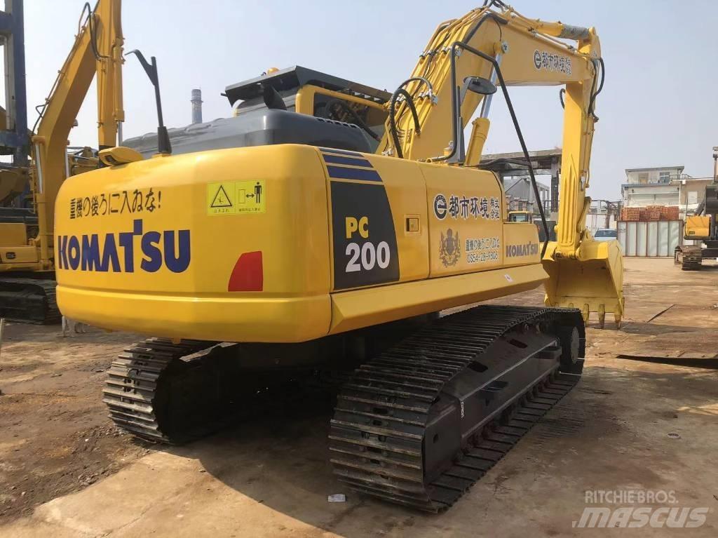 Komatsu PC 220-8 Beltegraver