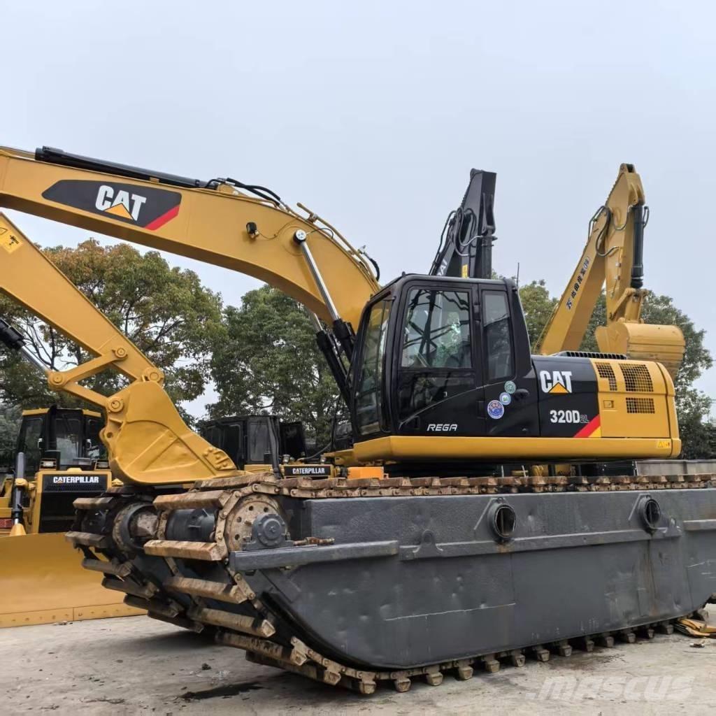 CAT 320 D Amfibiske Gravemaskiner