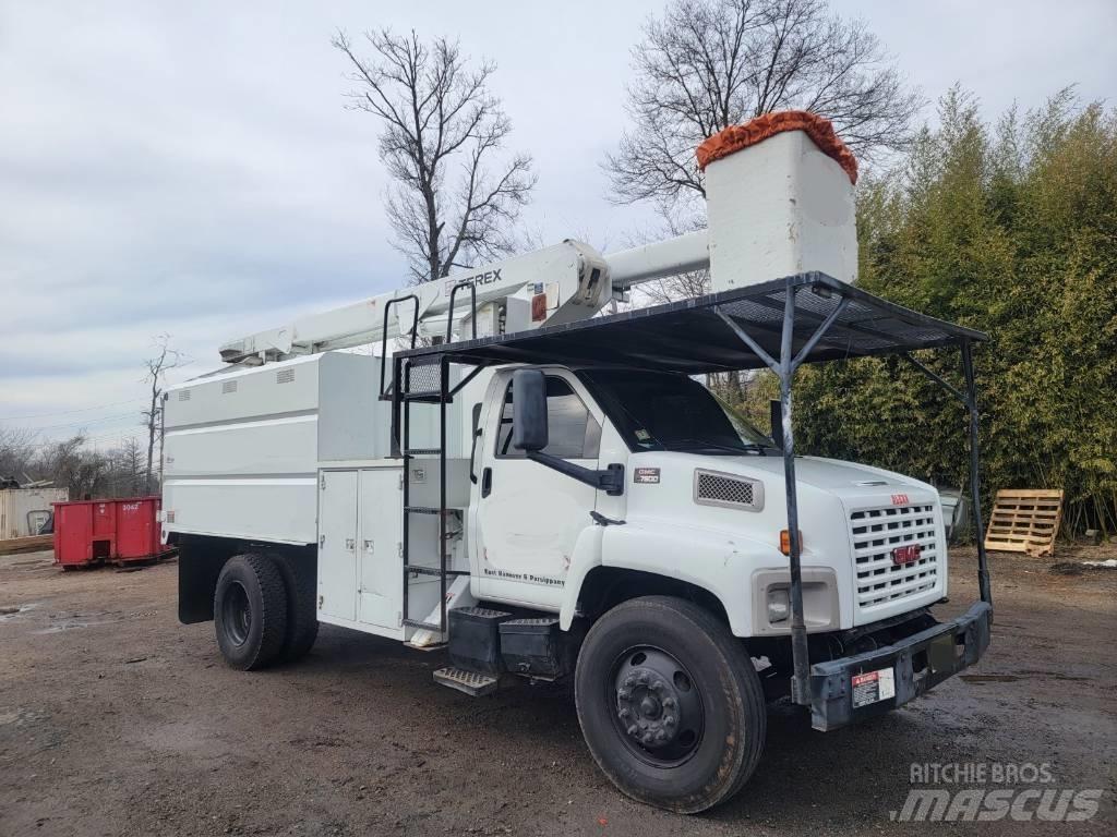 GMC C7500 Bilmontert lift