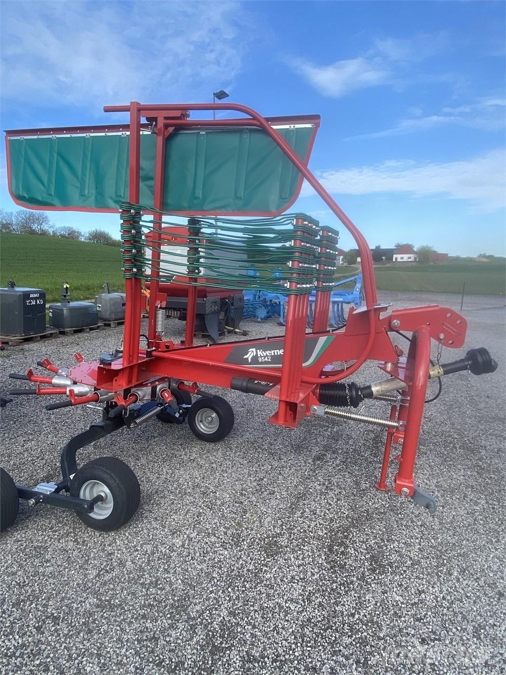 Kverneland 9542 Svanser