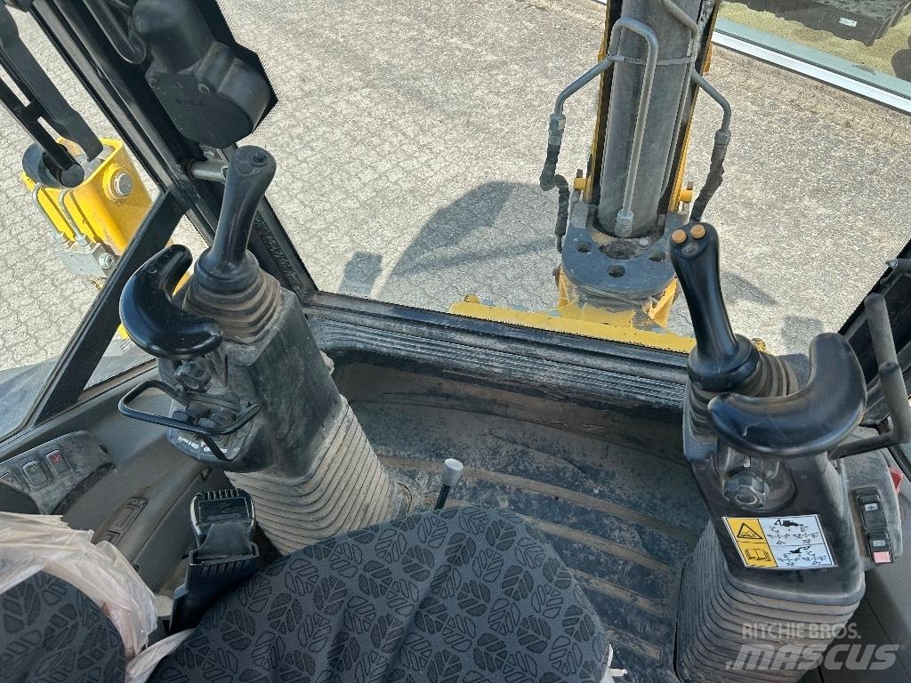 New Holland B 100 C Traktorgravere
