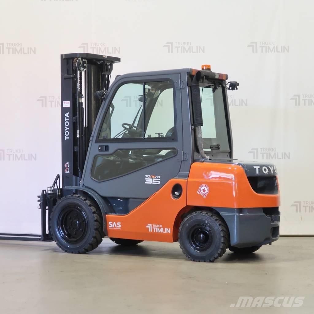 Toyota 02-8FDJF35 Diesel Trucker