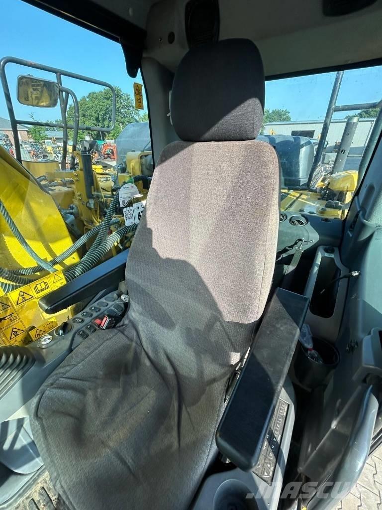 Komatsu PC 210 LC-11 Beltegraver