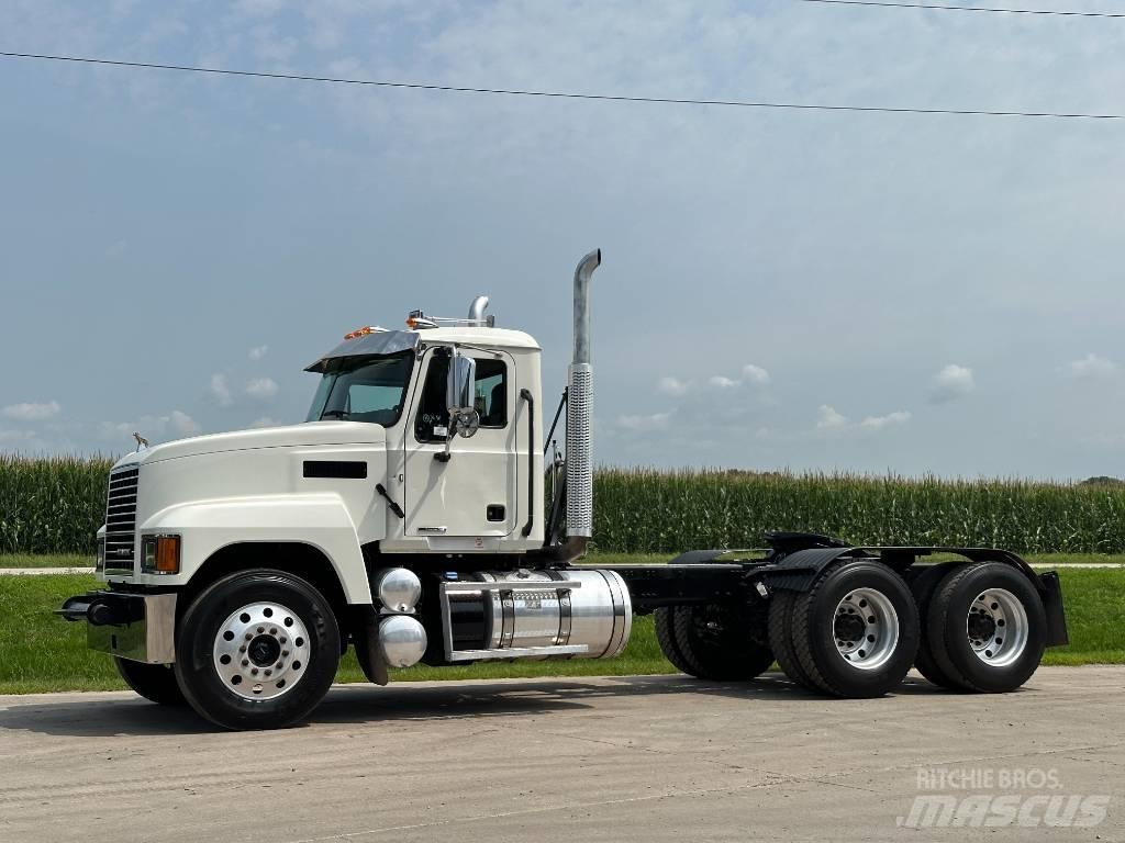 Mack Pinnacle 64ft Trekkvogner