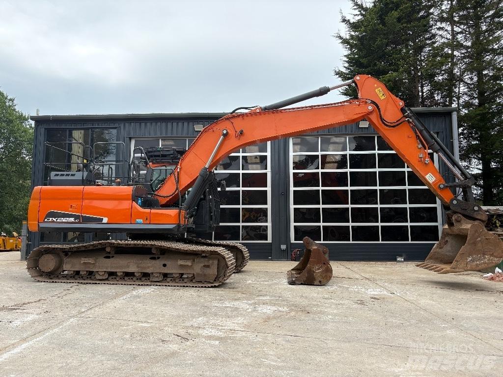 Doosan DX 225 LC-5 Beltegraver
