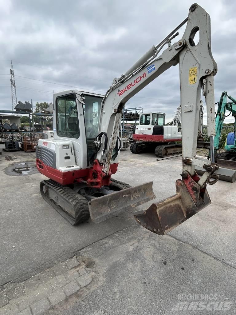 Takeuchi TB 228 Minigravere <7t
