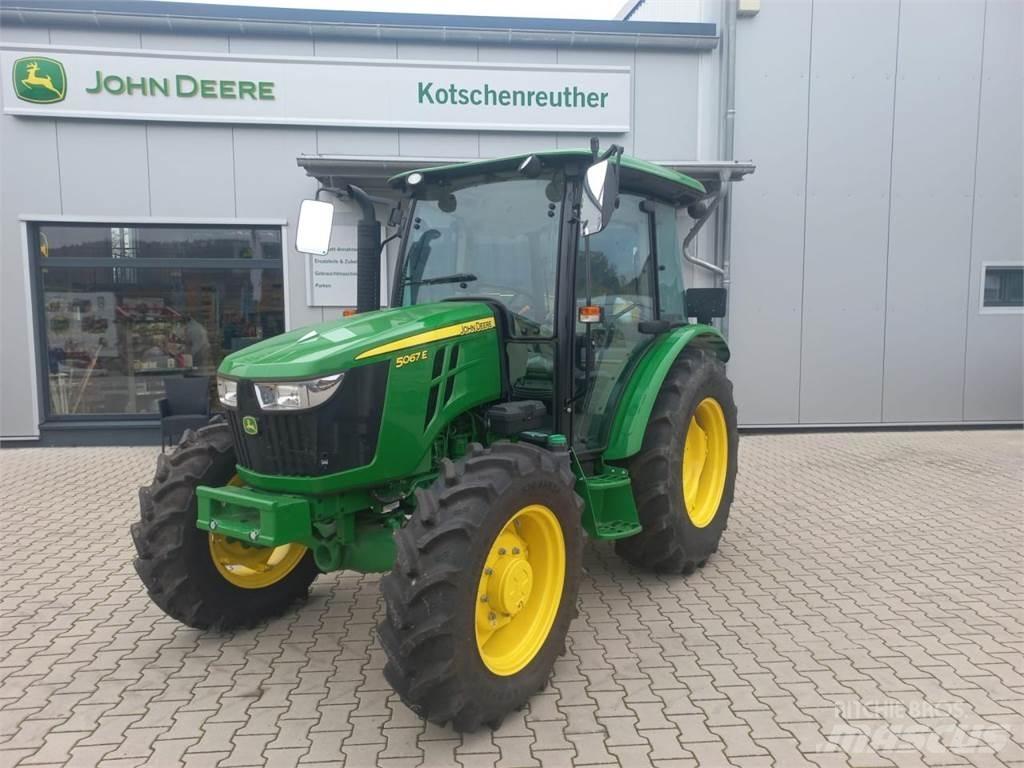 John Deere 5067E Traktorer