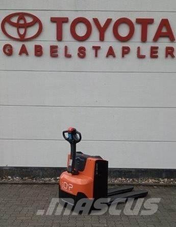 Toyota LWE 200 Lavtløftende truck