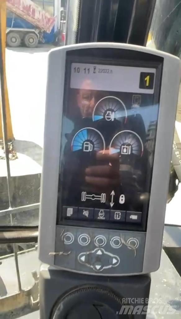CAT 318D MH Hjulgravere