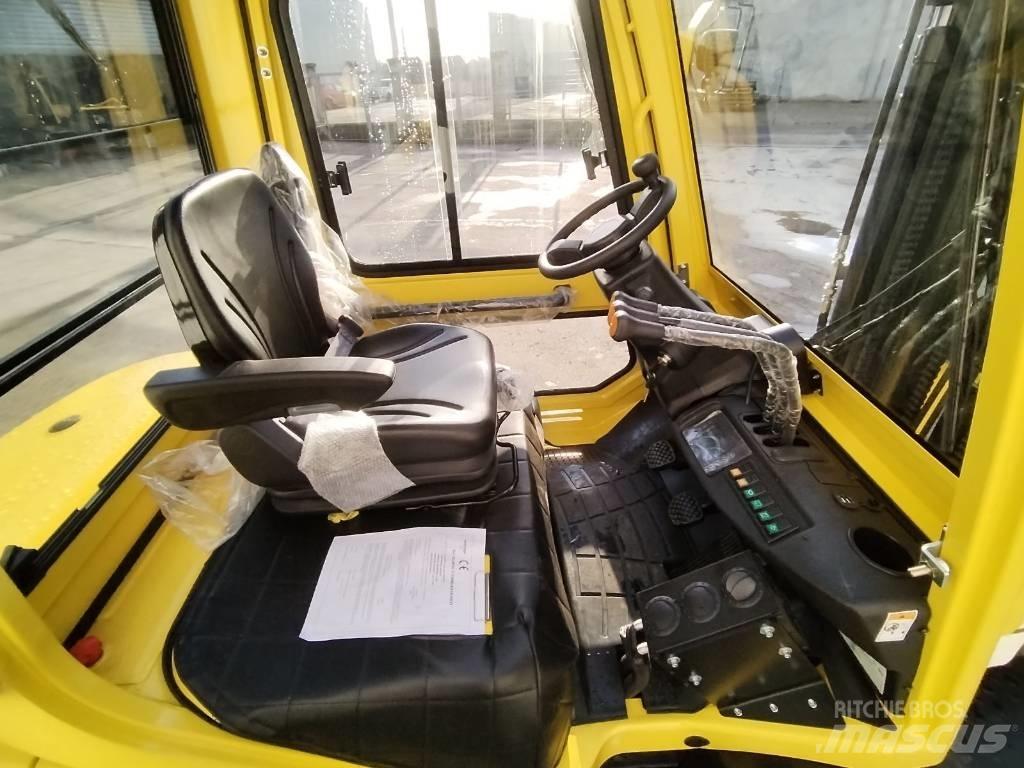 Hyster H2.5UT Diesel Trucker