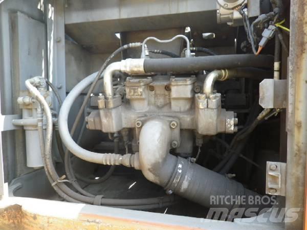 Hitachi EX200-5E Beltegraver