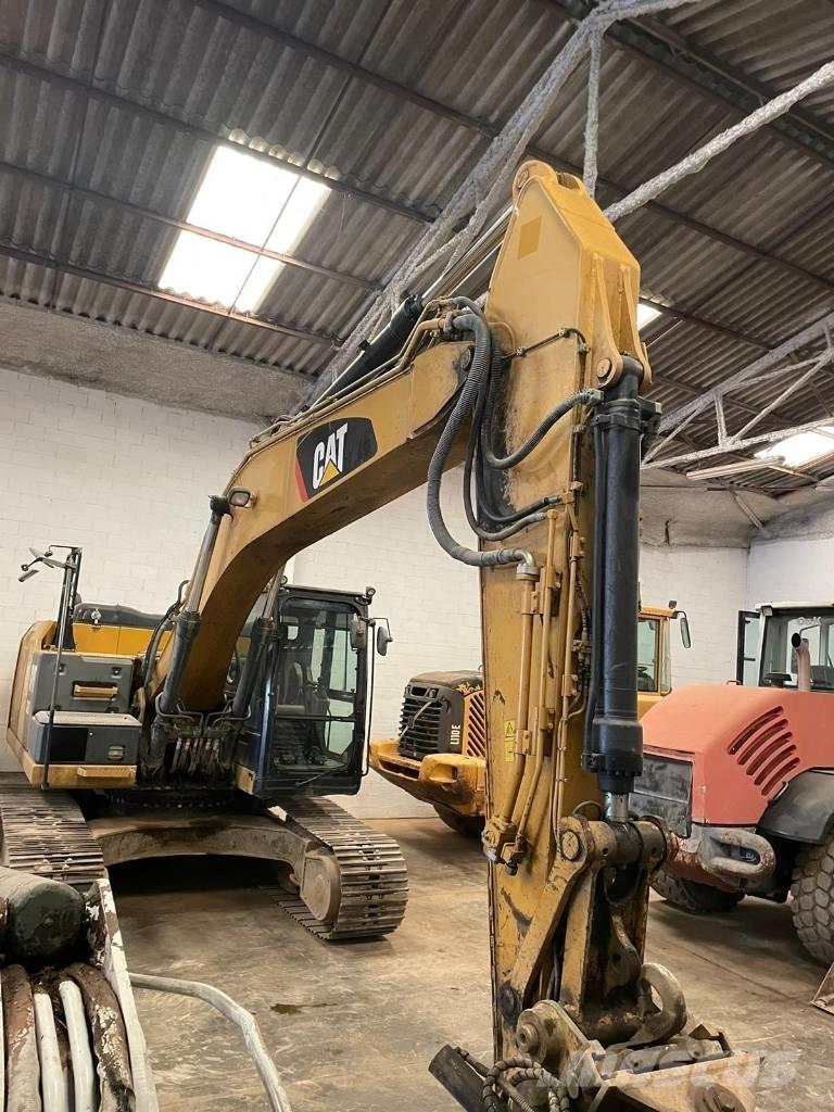 CAT 320 E Beltegraver