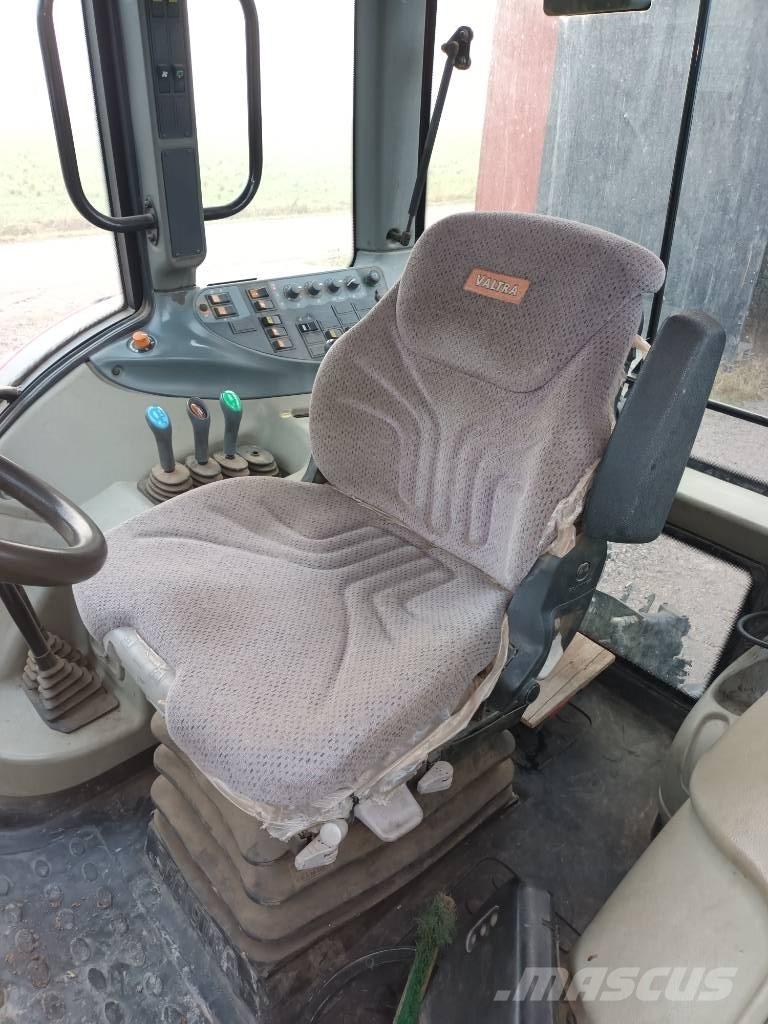 Valtra N 141 Traktorer