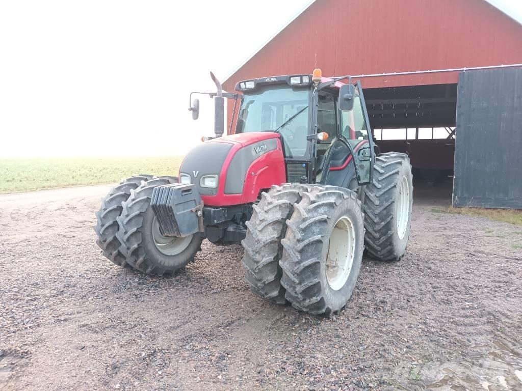 Valtra N 141 Traktorer
