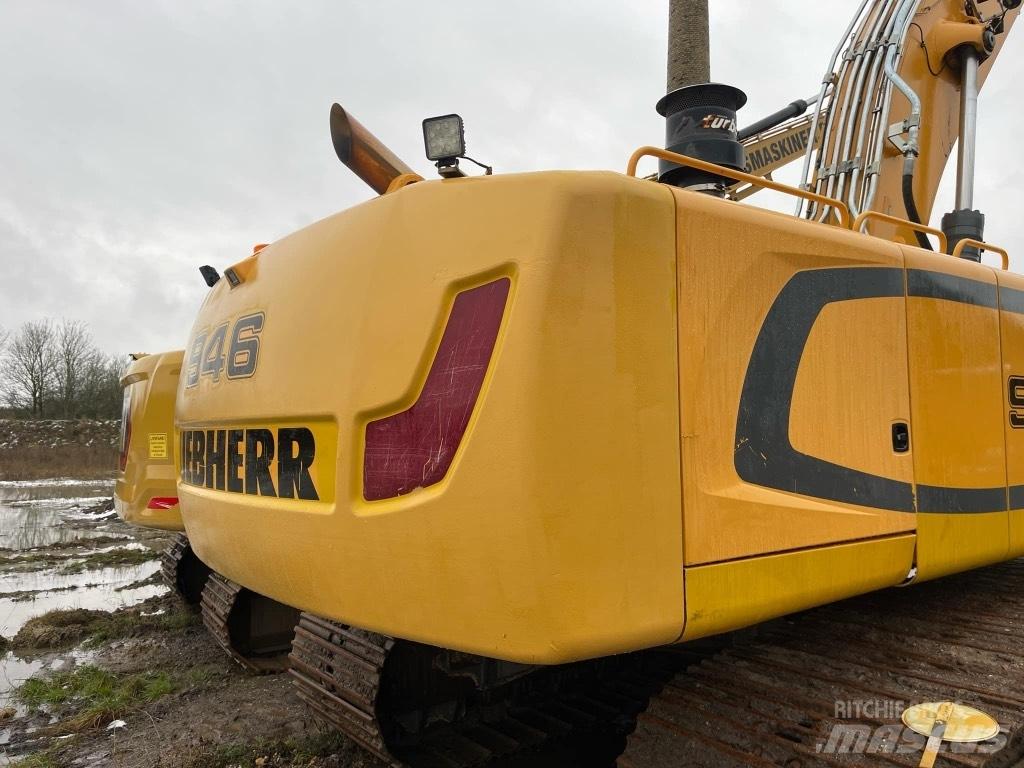 Liebherr R 946 Gravemaskiner med lang bom