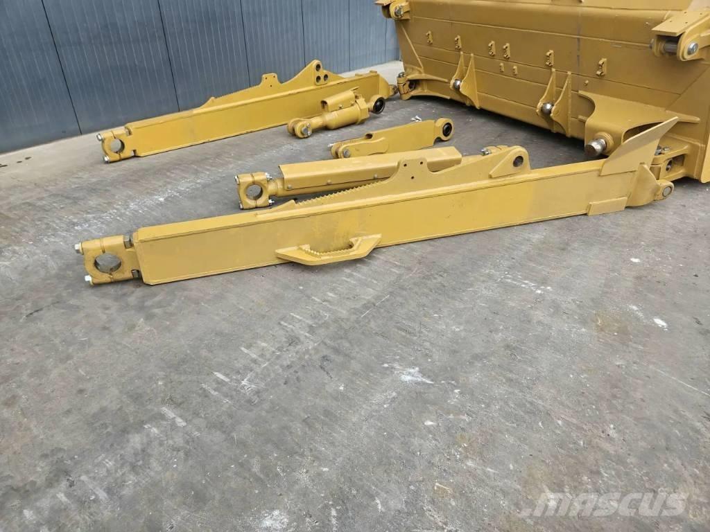 CAT D8R Kniver