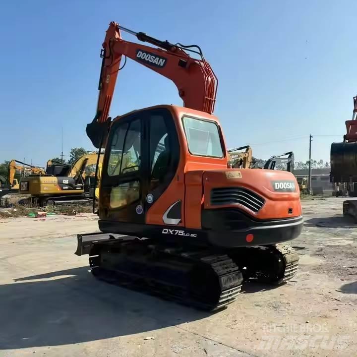 Doosan DX75-9C Midigravere 7 - 12t
