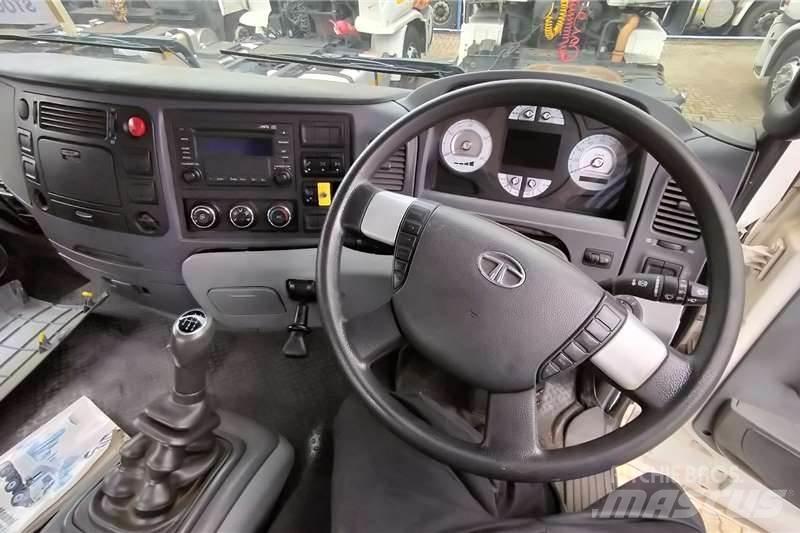 Tata PRIMA 3338K Andre lastebiler