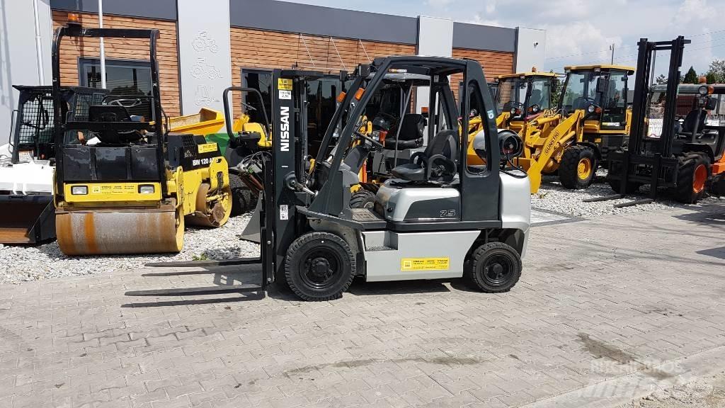 Nissan U1D2A25LQ Propan trucker