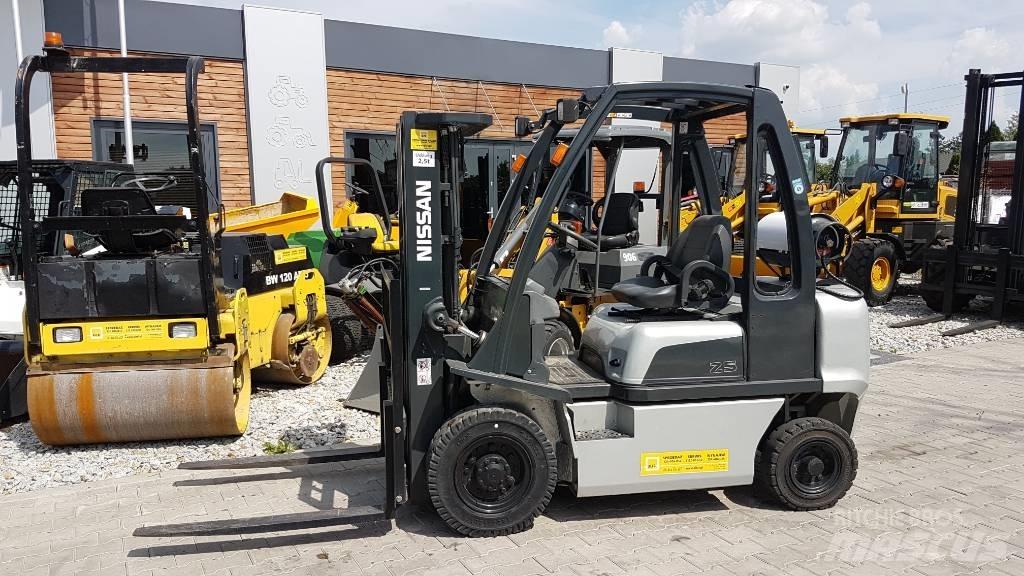 Nissan U1D2A25LQ Propan trucker
