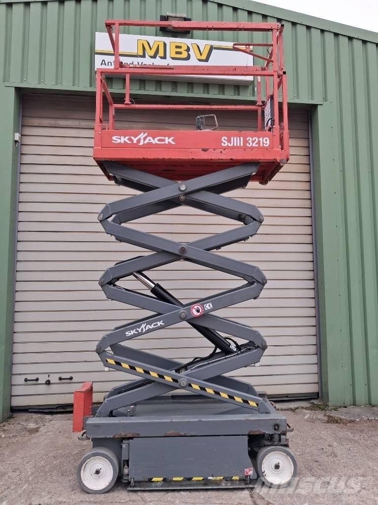 SkyJack SJ III 3219 Sakselifter