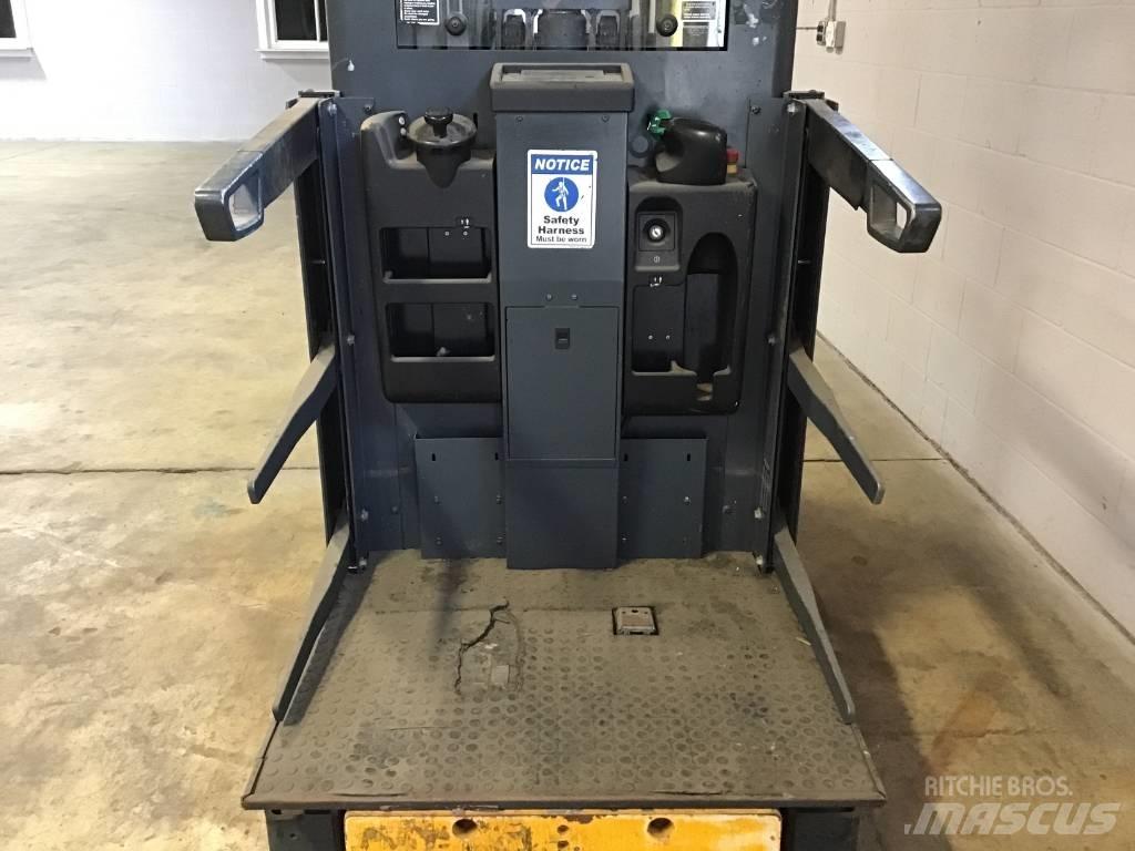 Jungheinrich EKS208 Middelsløftende plukketruck