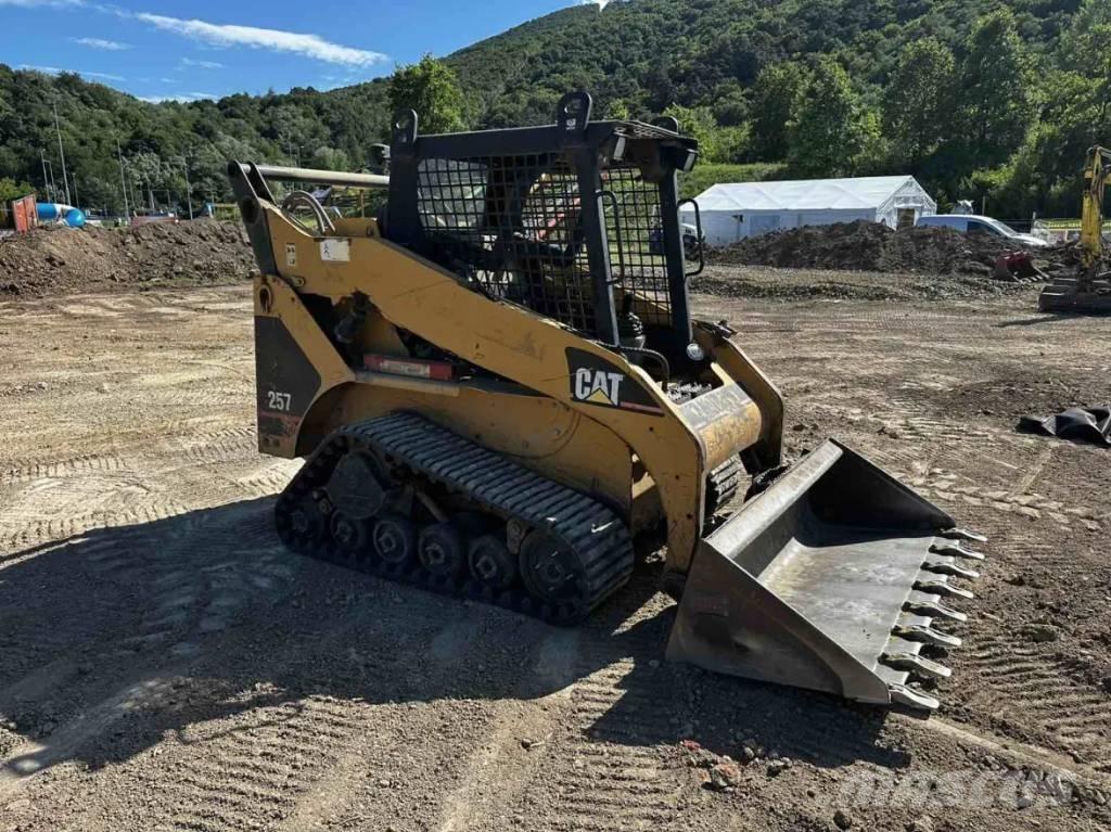 CAT 257 Beltelastere