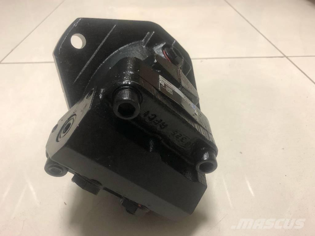 John Deere H 415 Hydraulikk