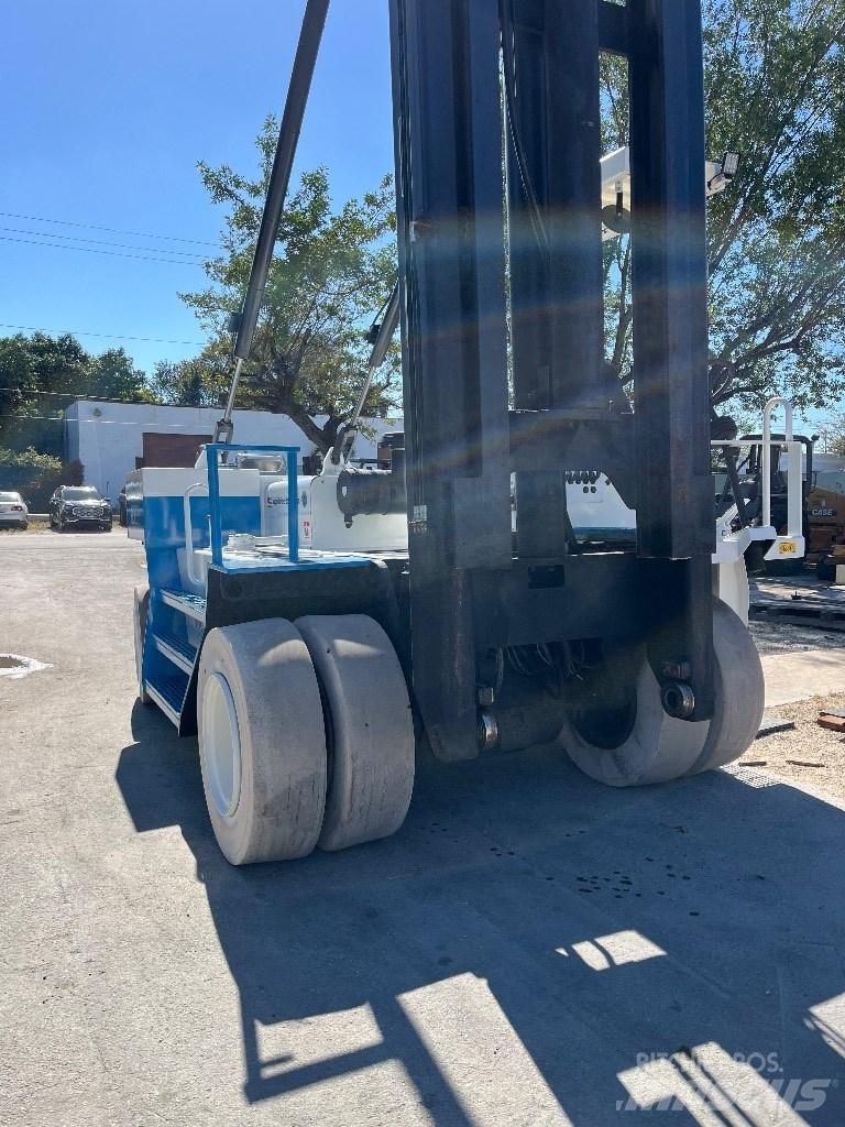 Wiggins W 220 M2 Terrenggående gaffeltruck