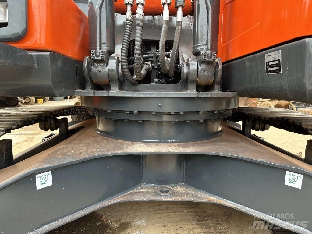 Doosan DX225LC-9C Beltegraver
