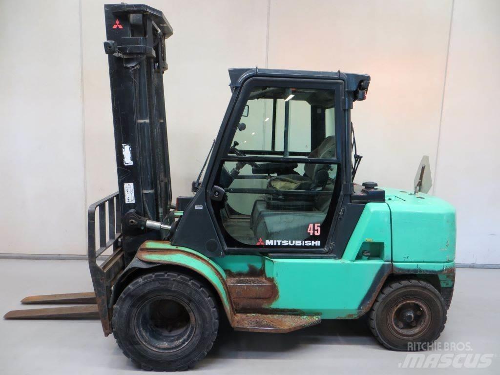 Mitsubishi FD45K Diesel Trucker
