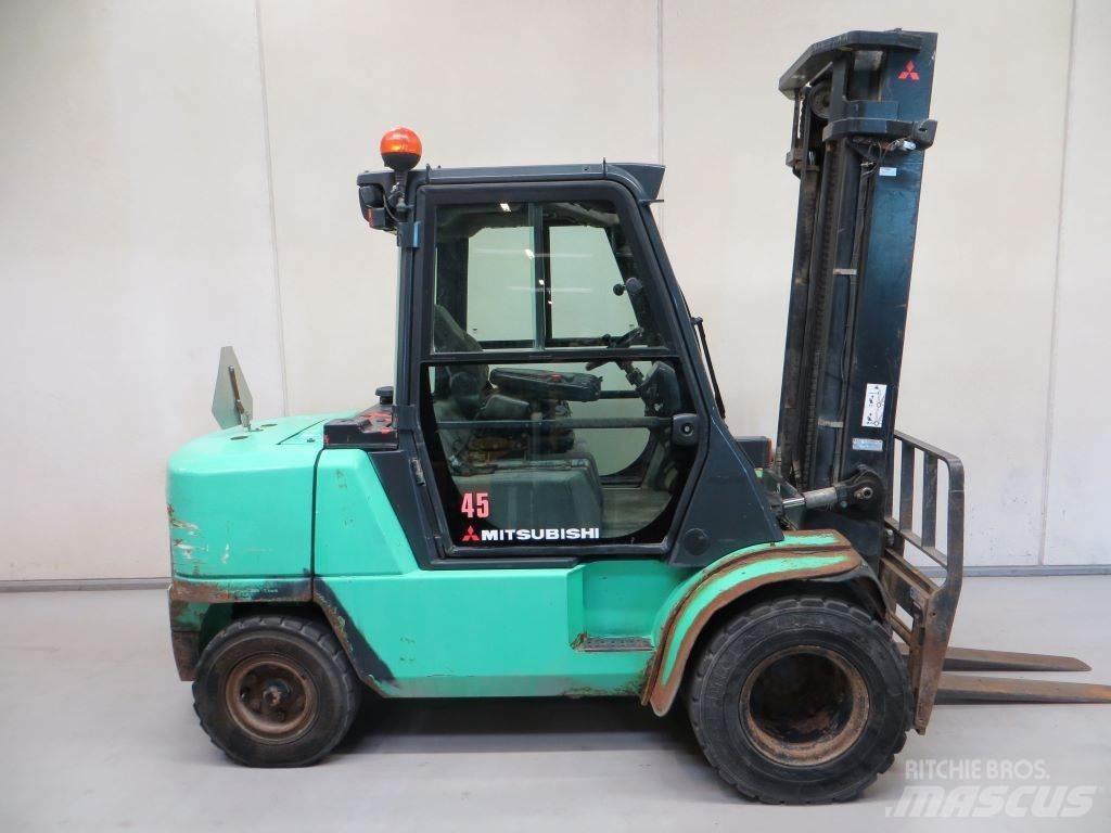 Mitsubishi FD45K Diesel Trucker